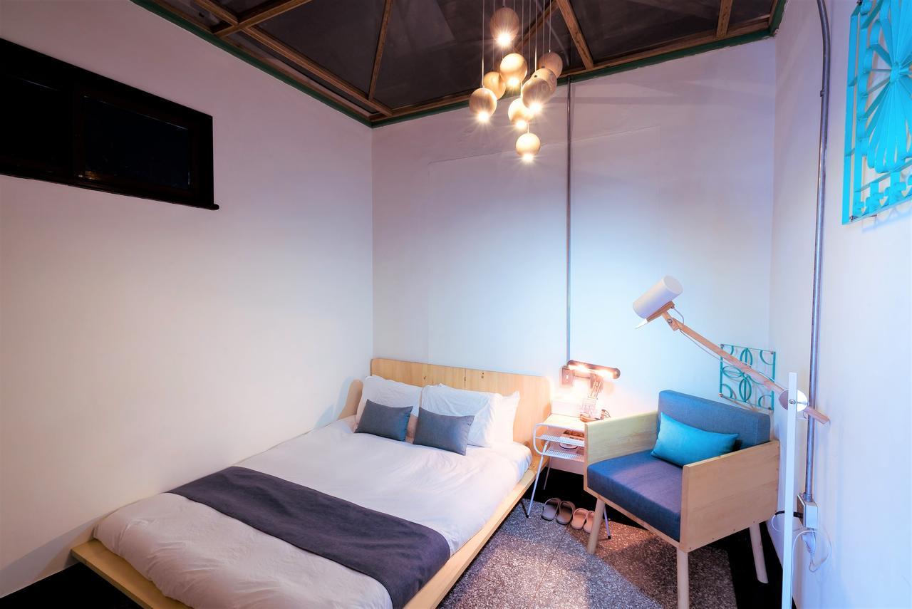 With Inn Hostel Kaohsiung Exterior photo