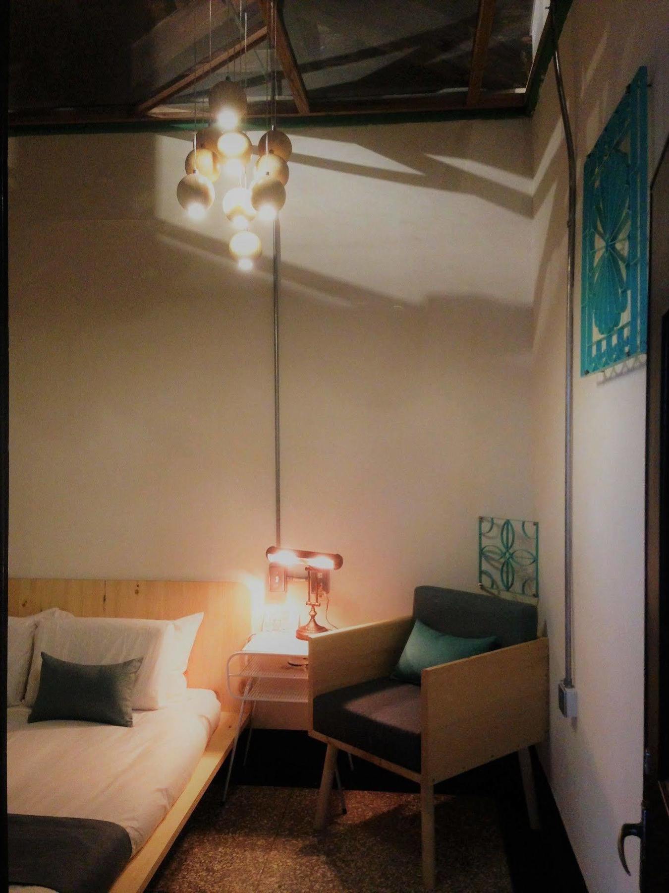 With Inn Hostel Kaohsiung Exterior photo