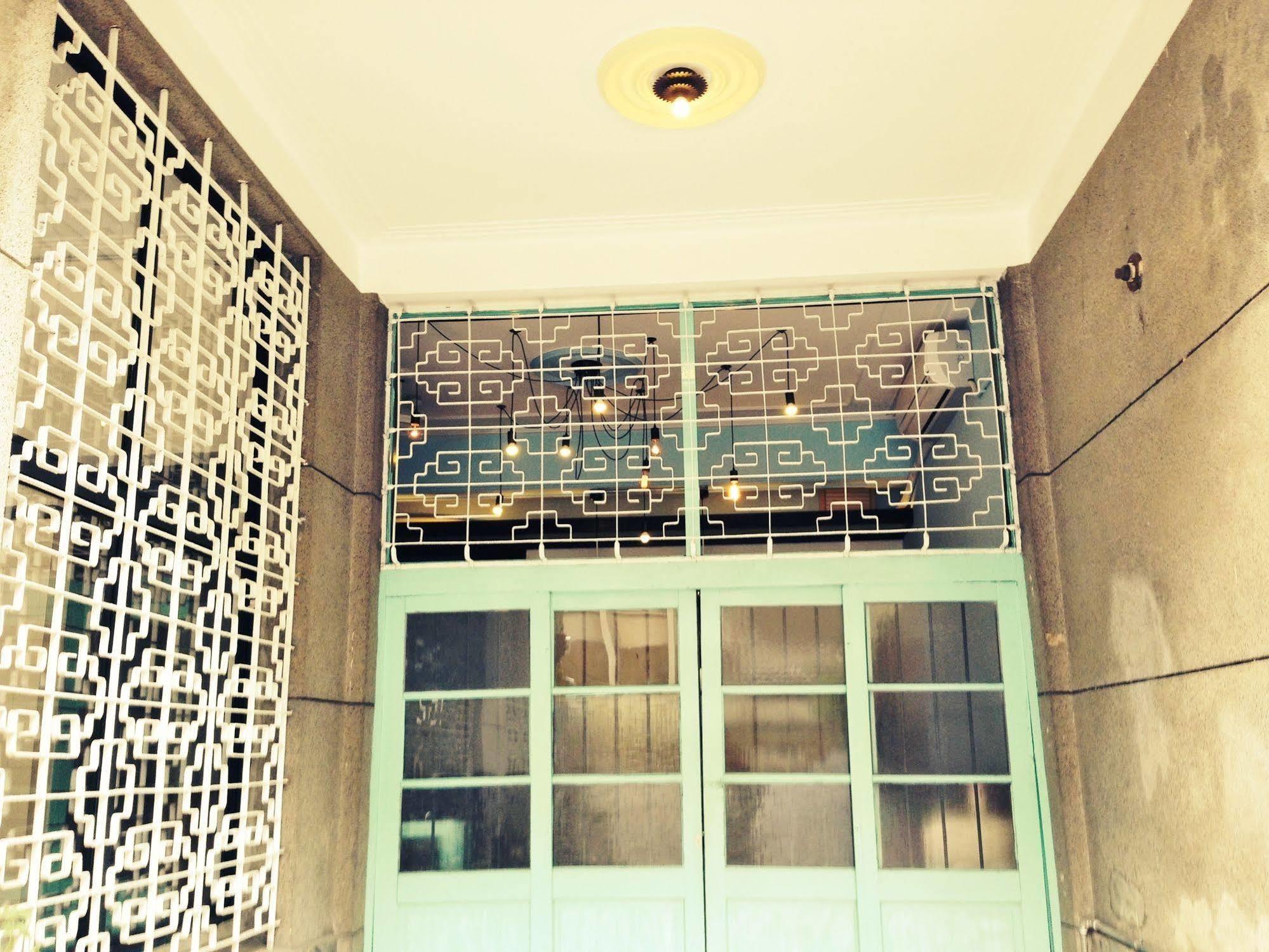With Inn Hostel Kaohsiung Exterior photo